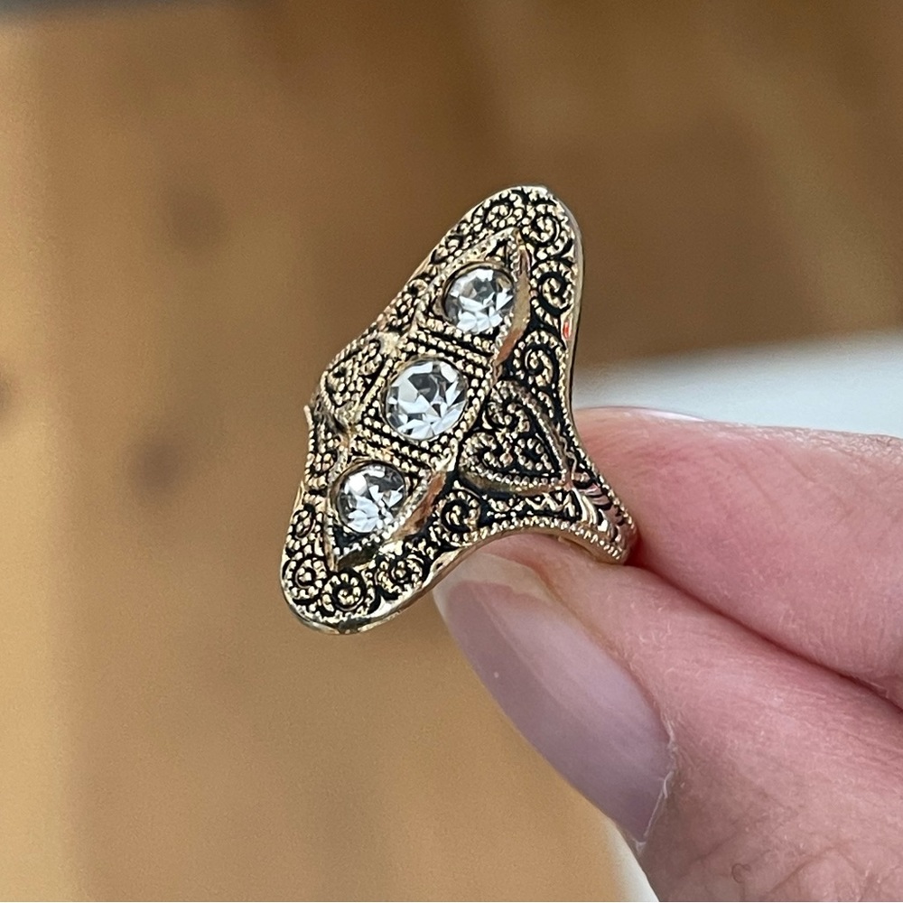 Antique style cz 18K gold plated size 5 ring